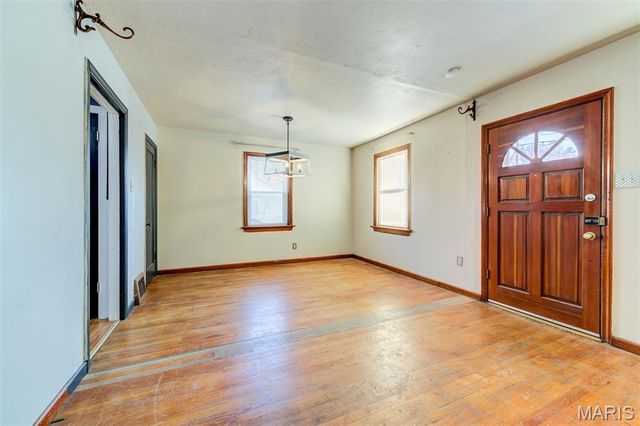 1250 S New Florissant Road, Florissant, MO 63031