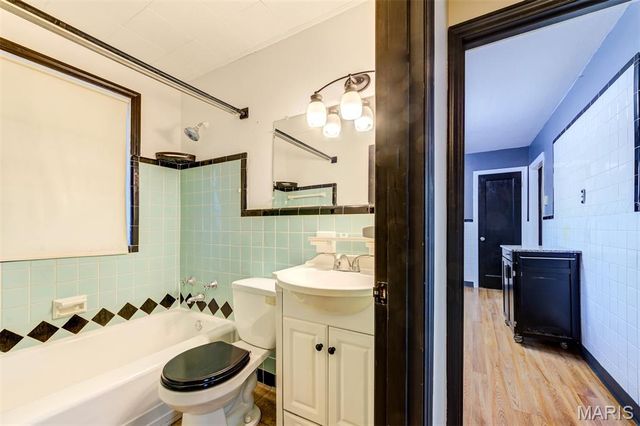 1250 S New Florissant Road, Florissant, MO 63031