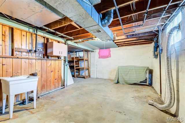 1250 S New Florissant Road, Florissant, MO 63031