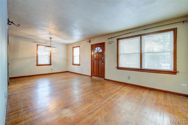 1250 S New Florissant Road, Florissant, MO 63031