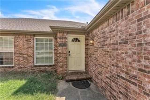 286-288 Copper Oaks Drive, Centerton, AR 72719