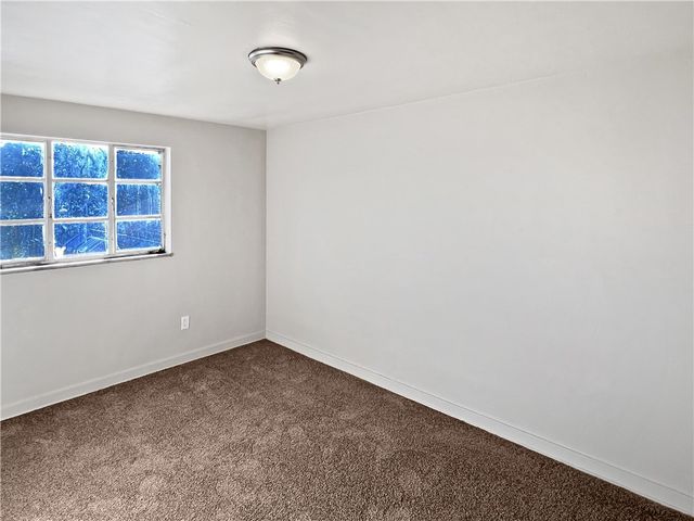 6444 Apple St, Lincoln Larimer, PA 15206