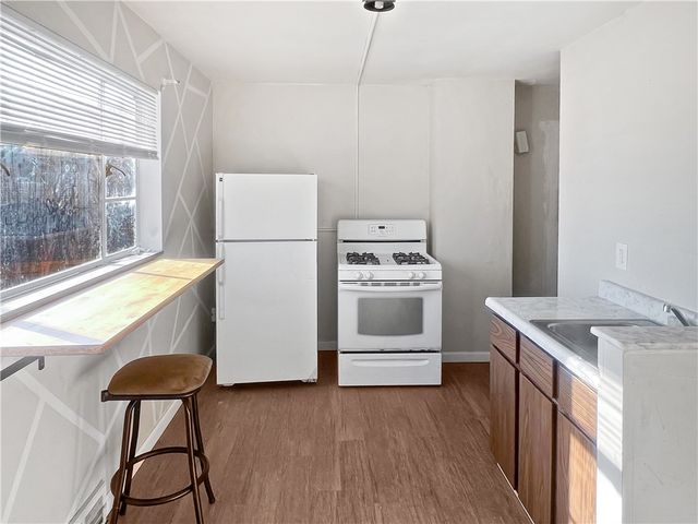 6444 Apple St, Lincoln Larimer, PA 15206