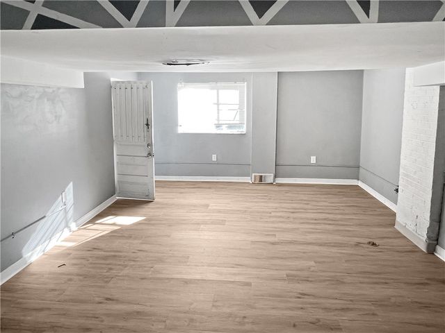 6444 Apple St, Lincoln Larimer, PA 15206