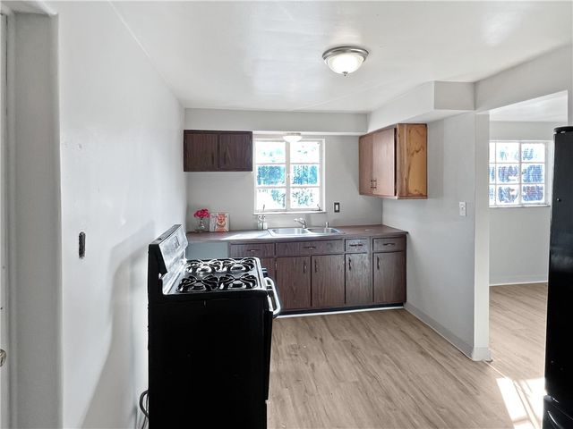 6444 Apple St, Lincoln Larimer, PA 15206