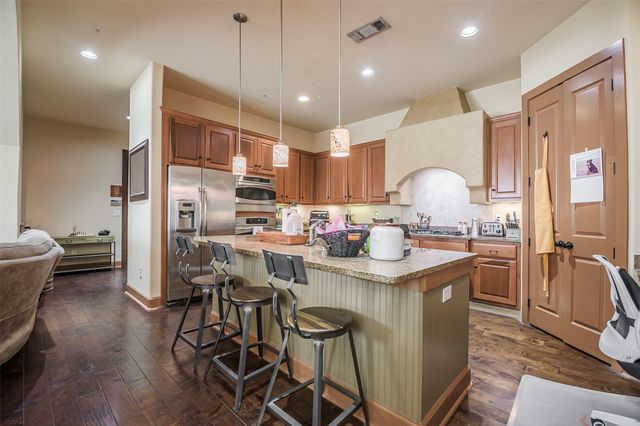 6631 Via Positano 212, Irving, TX 75039