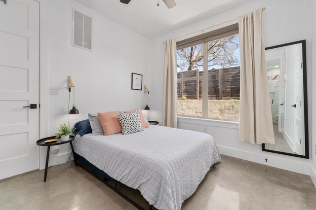 2014 E 9th ST 2, Austin, TX 78702