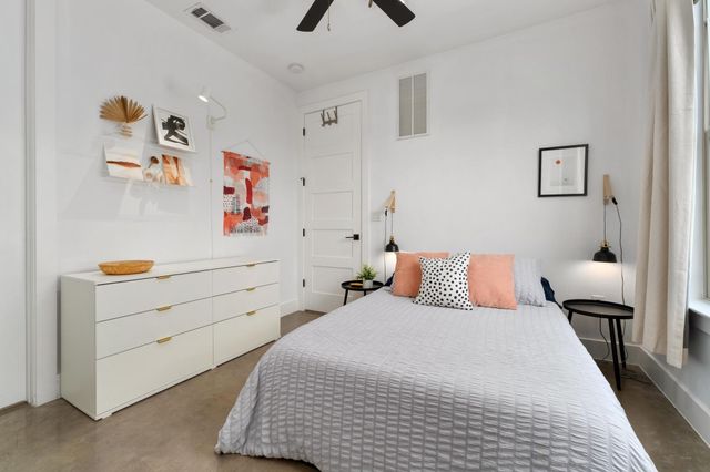 2014 E 9th ST 2, Austin, TX 78702