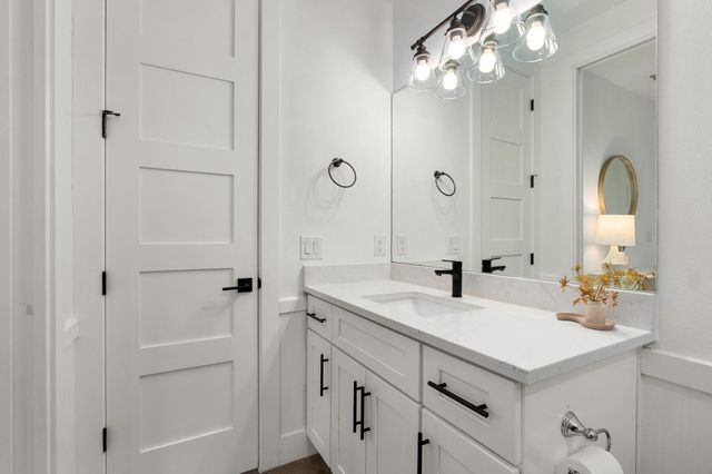 2014 E 9th ST 2, Austin, TX 78702