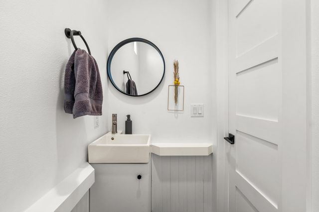 2014 E 9th ST 2, Austin, TX 78702