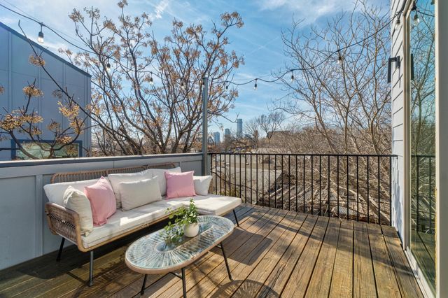 2014 E 9th ST 2, Austin, TX 78702