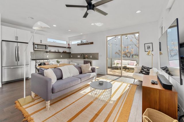 2014 E 9th ST 2, Austin, TX 78702