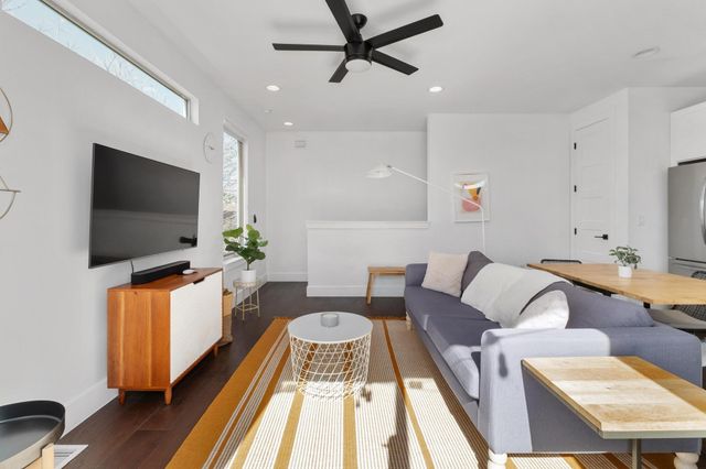 2014 E 9th ST 2, Austin, TX 78702