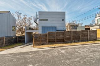 2014 E 9th ST 2, Austin, TX 78702