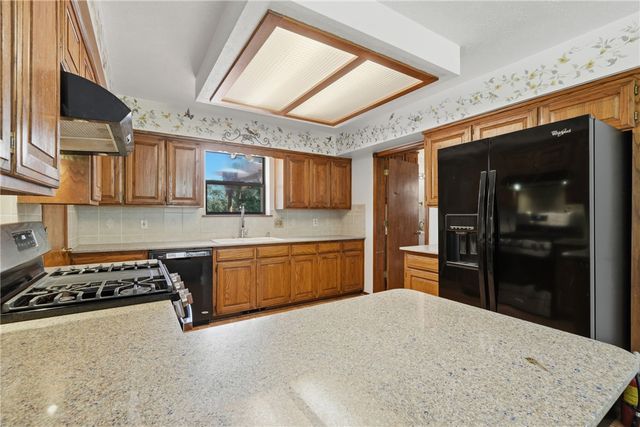 257 County Road 332, Eureka Springs, AR 72632