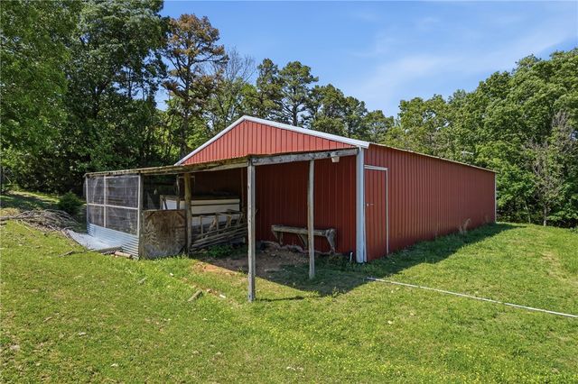 257 County Road 332, Eureka Springs, AR 72632