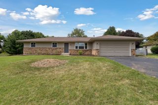 6282 Schaumburg Lane, Roscoe, IL 61073