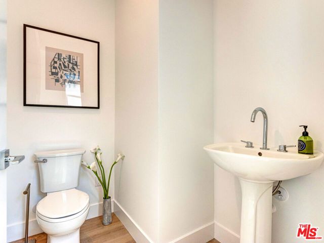 1625 S Wooster Street, Los Angeles, CA 90035