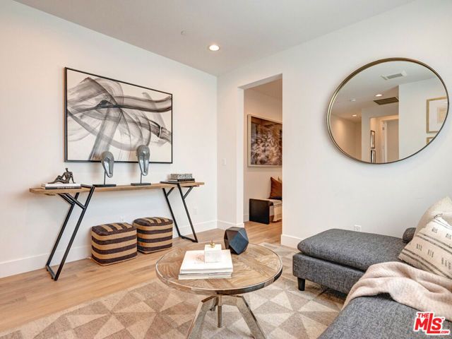 1625 S Wooster Street, Los Angeles, CA 90035