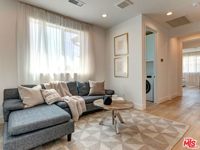1625 S Wooster Street, Los Angeles, CA 90035