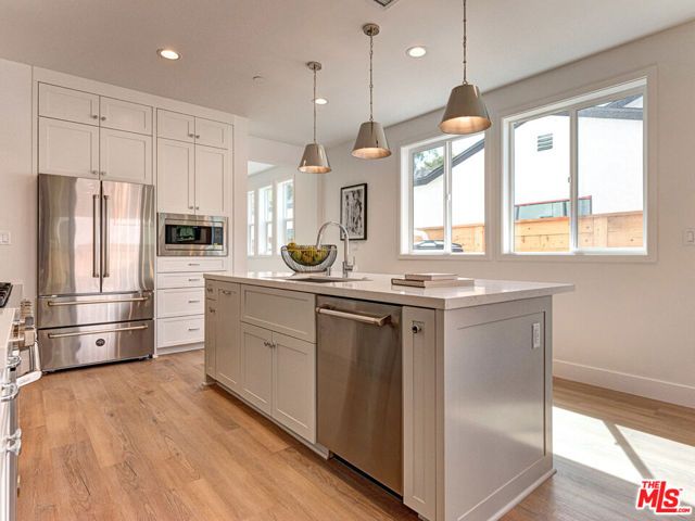 1625 S Wooster Street, Los Angeles, CA 90035
