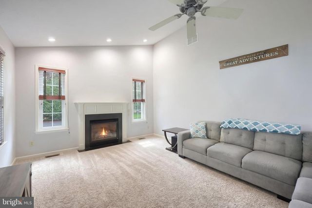 2851 PRIMROSE LN N, York, PA 17404