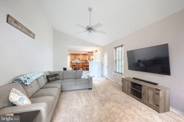 2851 PRIMROSE LN N, York, PA 17404