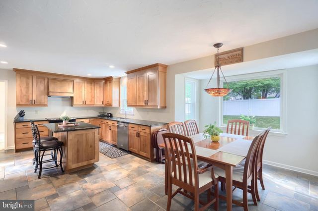 2851 PRIMROSE LN N, York, PA 17404