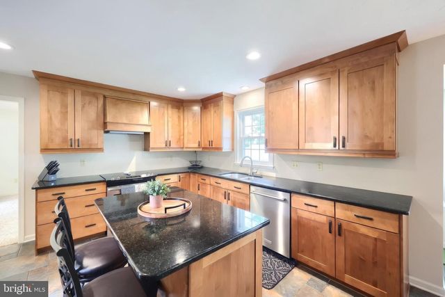 2851 PRIMROSE LN N, York, PA 17404