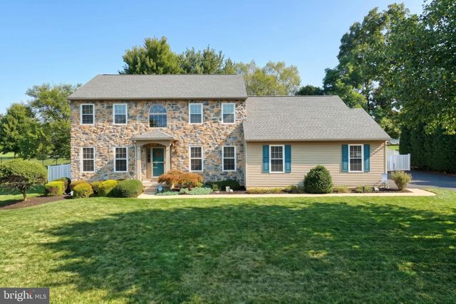 2851 PRIMROSE LN N, York, PA 17404