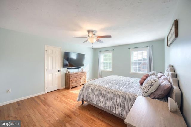 2851 PRIMROSE LN N, York, PA 17404