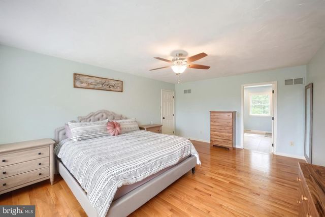 2851 PRIMROSE LN N, York, PA 17404