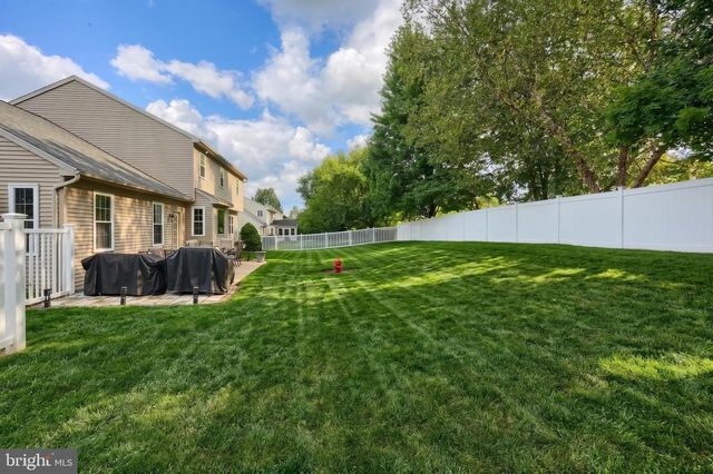 2851 PRIMROSE LN N, York, PA 17404