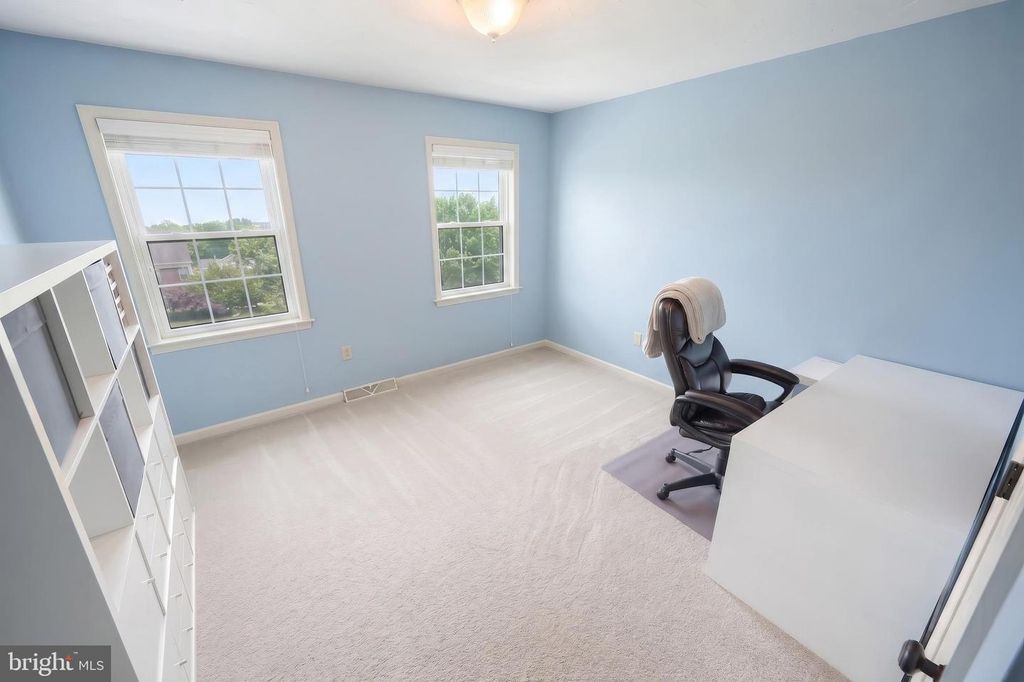 Image 35 of property listing at 2851 PRIMROSE LN N, York, PA 17404