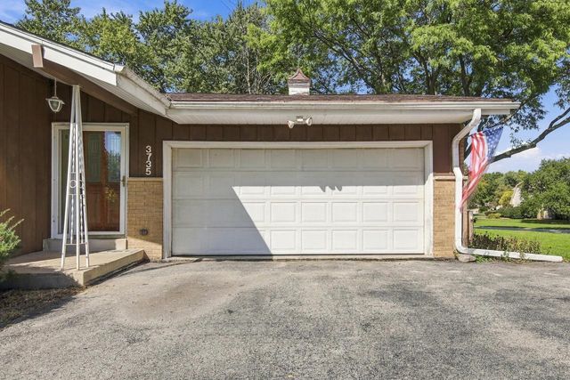 3735 San Fernando DRIVE, Brookfield, WI 53045