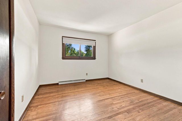 3735 San Fernando DRIVE, Brookfield, WI 53045