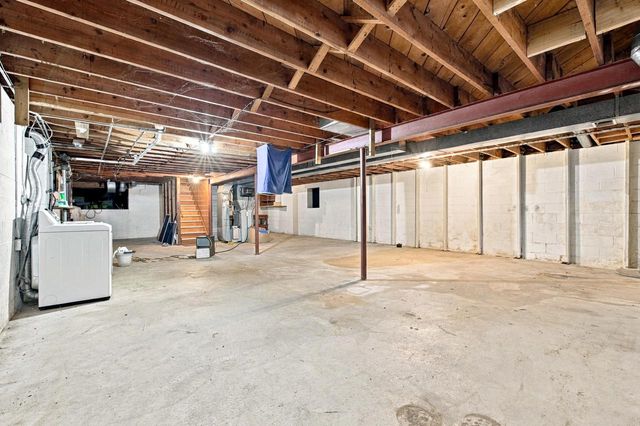 3735 San Fernando DRIVE, Brookfield, WI 53045