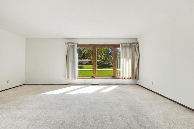 3735 San Fernando DRIVE, Brookfield, WI 53045
