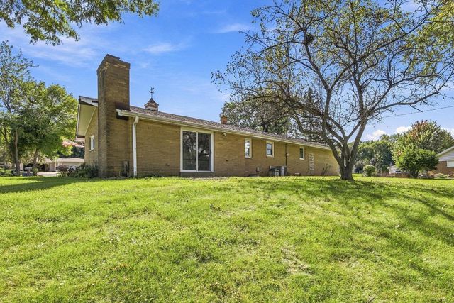 3735 San Fernando DRIVE, Brookfield, WI 53045