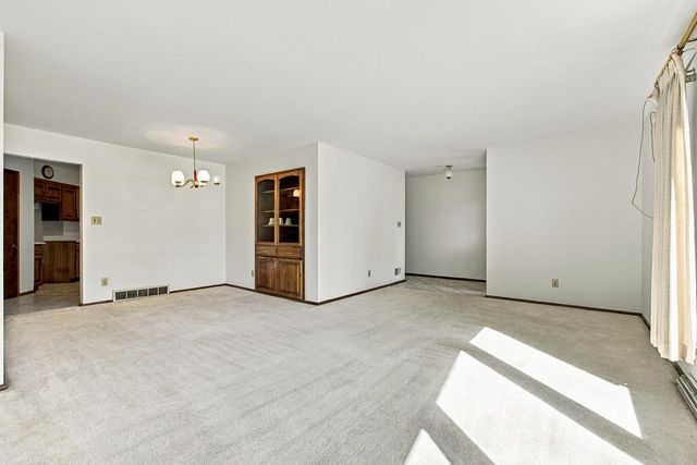 3735 San Fernando DRIVE, Brookfield, WI 53045