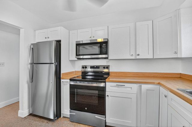 910 SE 3RD Street, Boynton Beach, FL 33435