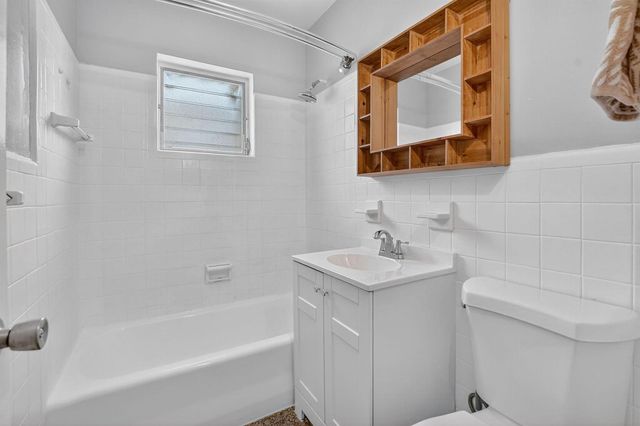 910 SE 3RD Street, Boynton Beach, FL 33435
