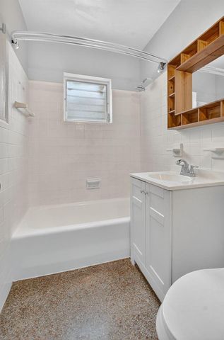 910 SE 3RD Street, Boynton Beach, FL 33435