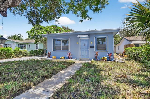 910 SE 3RD Street, Boynton Beach, FL 33435