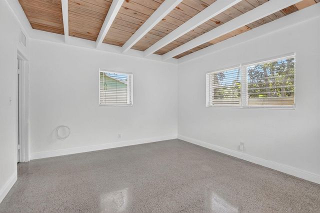 910 SE 3RD Street, Boynton Beach, FL 33435