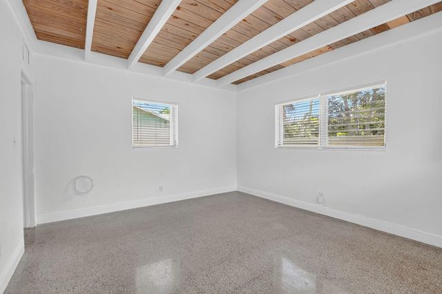 910 SE 3RD Street, Boynton Beach, FL 33435