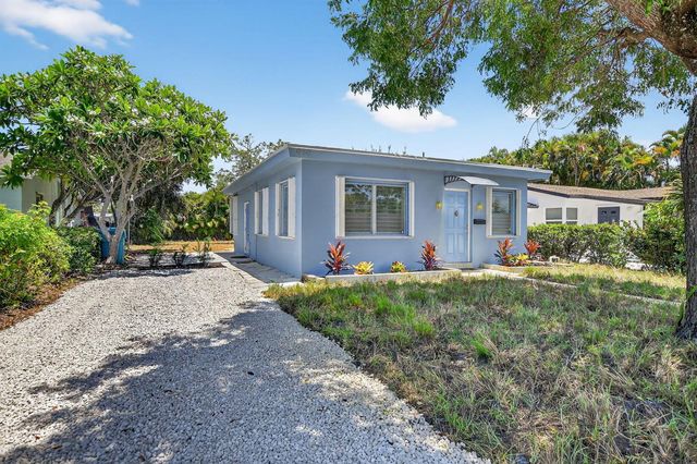 910 SE 3RD Street, Boynton Beach, FL 33435
