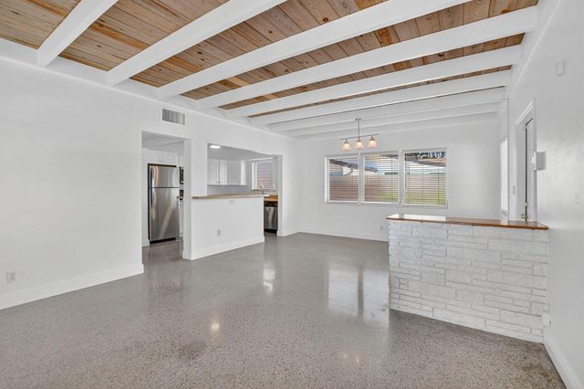 910 SE 3RD Street, Boynton Beach, FL 33435