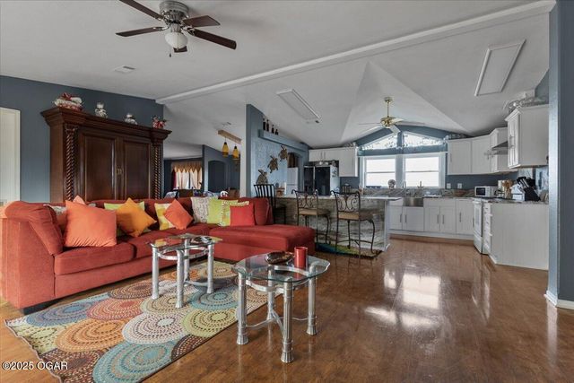 367 Madison 7825, Huntsville, AR 72740