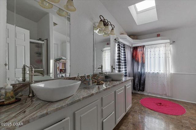 367 Madison 7825, Huntsville, AR 72740